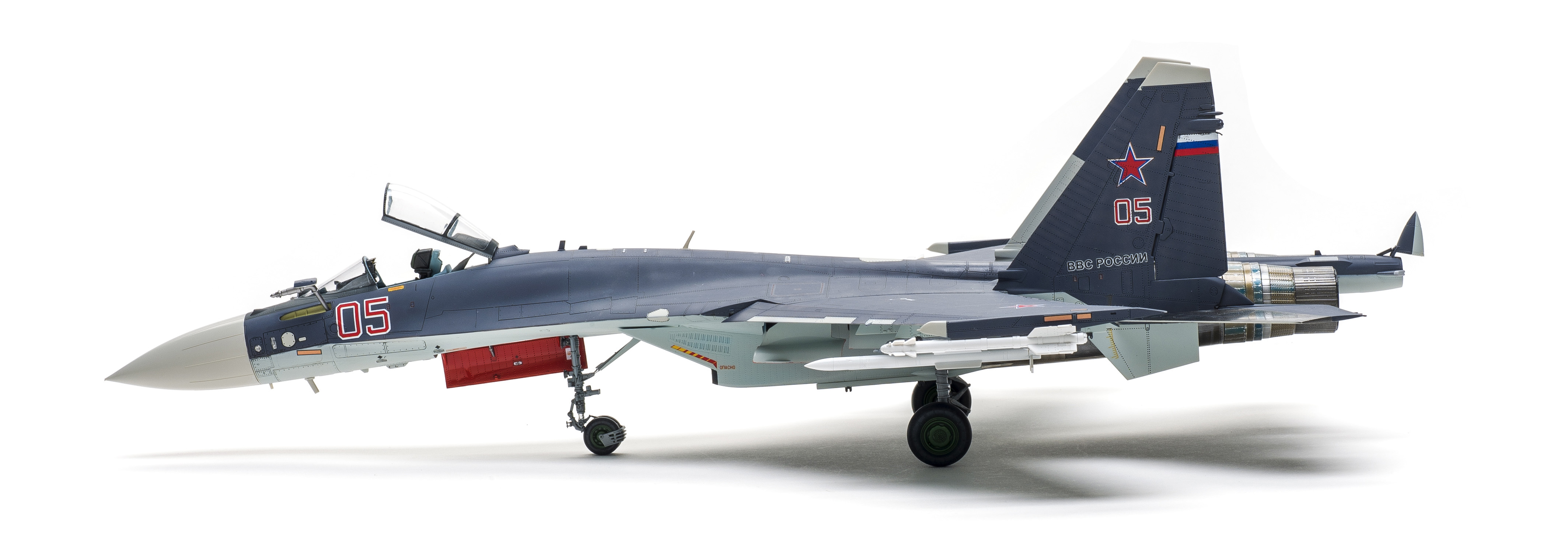 Kitty Hawk 80142 1/48 Su-35 Flanker E  Assembly model New